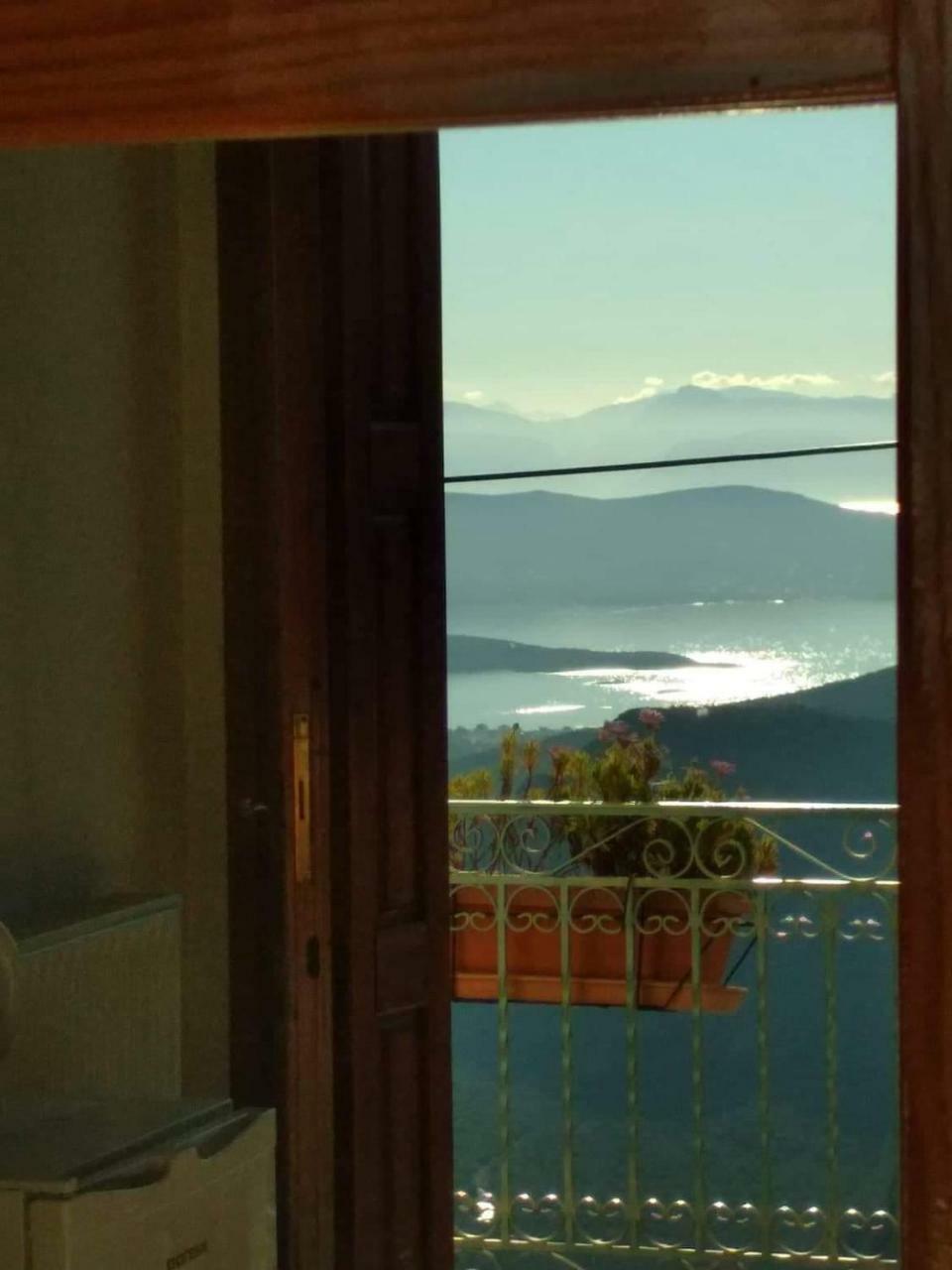 Sun View Guesthouse Delphi Bagian luar foto